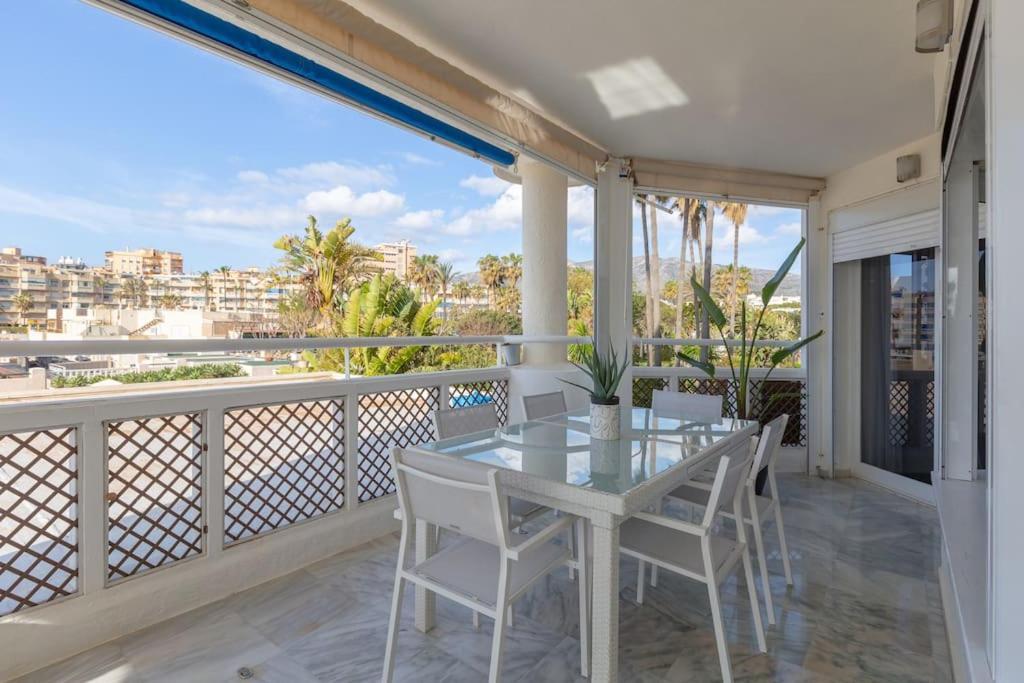 Eden Costa Lago Primera Linea De Mar Torremolinos Exterior photo