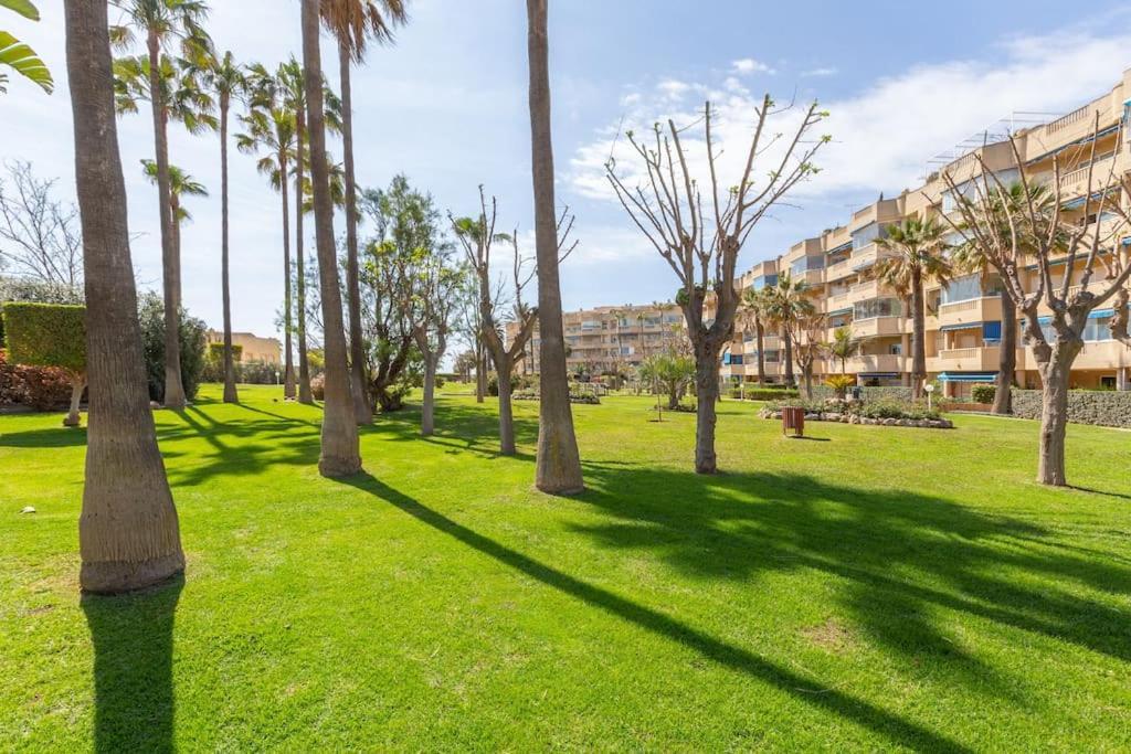 Eden Costa Lago Primera Linea De Mar Torremolinos Exterior photo