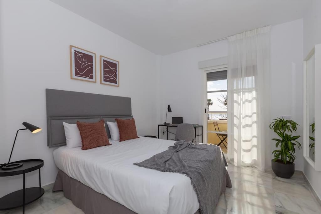 Eden Costa Lago Primera Linea De Mar Torremolinos Exterior photo